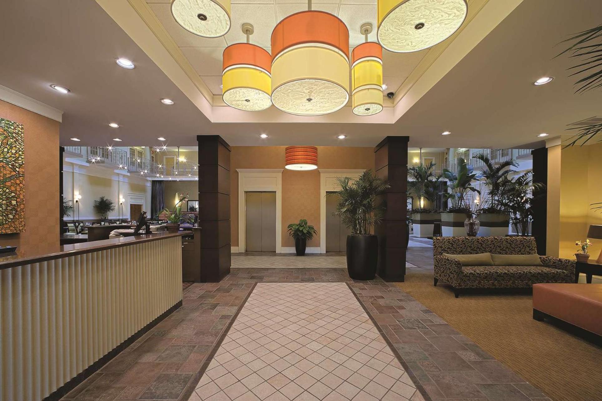 Doubletree Suites By Hilton At The Battery Atlanta Smyrna Exterior foto