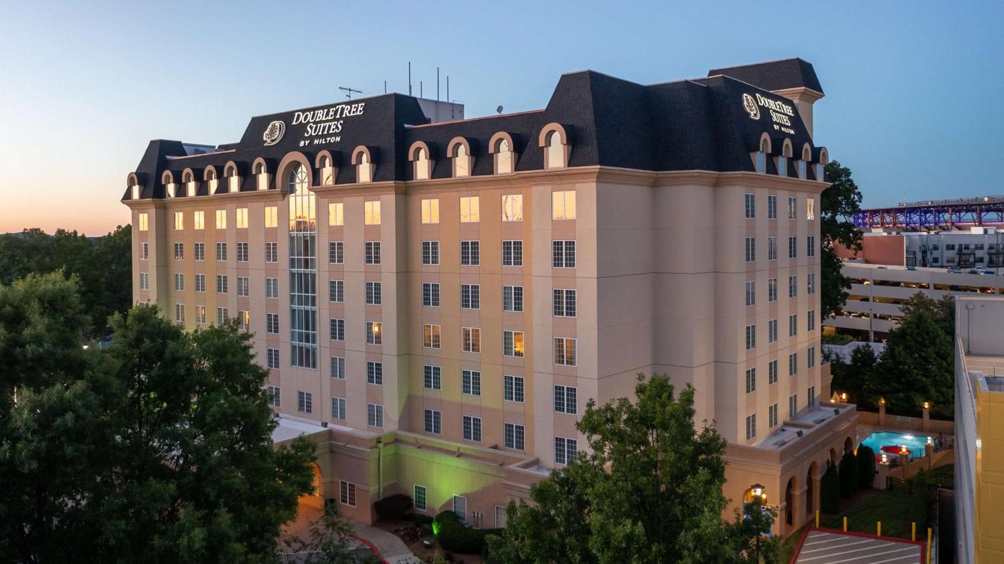 Doubletree Suites By Hilton At The Battery Atlanta Smyrna Exterior foto